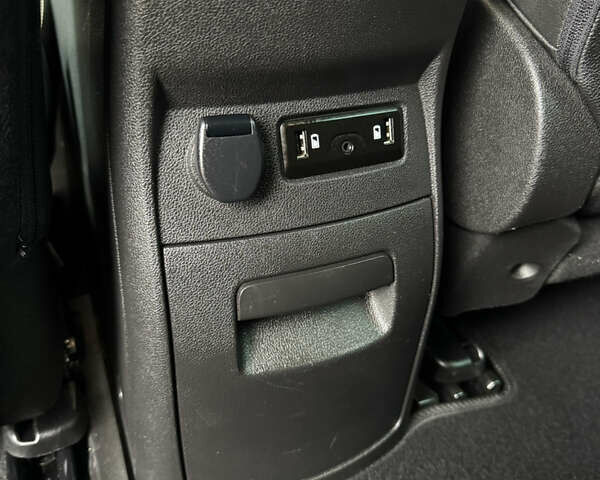 Черный Рено Сценик, объемом двигателя 1.6 л и пробегом 190 тыс. км за 15499 $, фото 59 на Automoto.ua