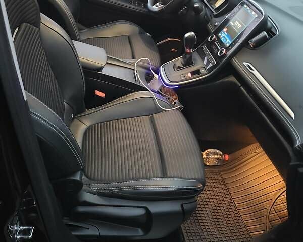 Чорний Рено Сценік, об'ємом двигуна 1.5 л та пробігом 79 тис. км за 18500 $, фото 10 на Automoto.ua
