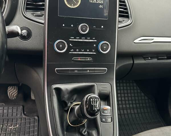 Чорний Рено Сценік, об'ємом двигуна 1.46 л та пробігом 234 тис. км за 12800 $, фото 4 на Automoto.ua