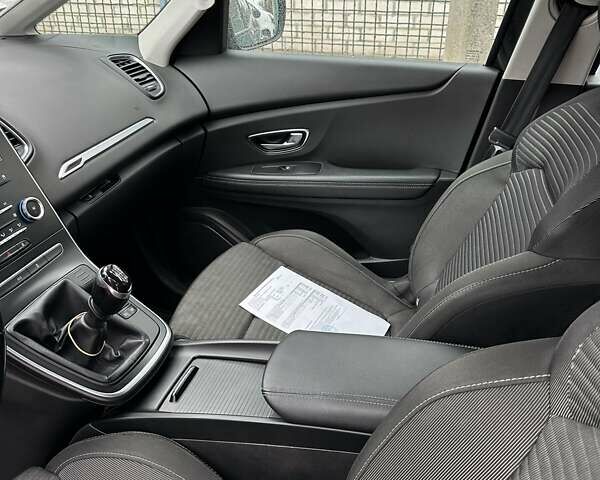 Чорний Рено Сценік, об'ємом двигуна 1.46 л та пробігом 234 тис. км за 12800 $, фото 8 на Automoto.ua