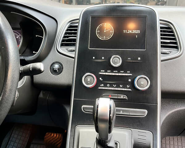 Чорний Рено Сценік, об'ємом двигуна 1.5 л та пробігом 185 тис. км за 15200 $, фото 20 на Automoto.ua