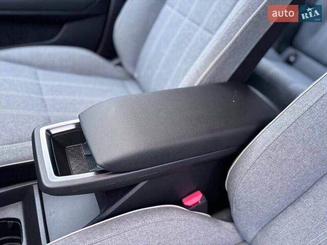 Чорний Рено Сценік, об'ємом двигуна 0 л та пробігом 1 тис. км за 31999 $, фото 29 на Automoto.ua