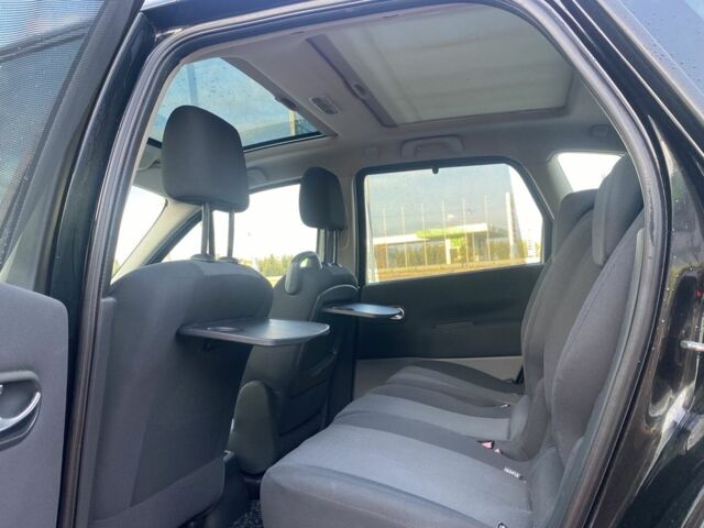 Черный Рено Сценик, объемом двигателя 1.6 л и пробегом 298 тыс. км за 4400 $, фото 5 на Automoto.ua