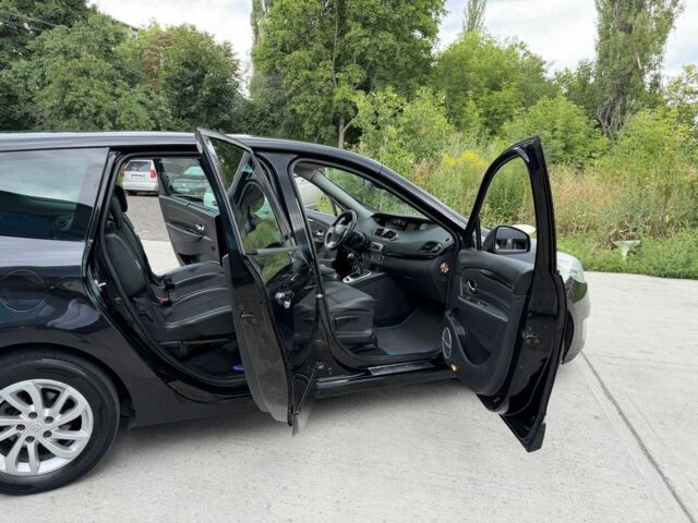 Черный Рено Сценик, объемом двигателя 1.6 л и пробегом 270 тыс. км за 5999 $, фото 13 на Automoto.ua