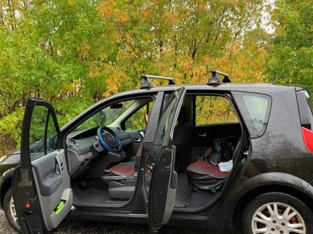 Черный Рено Сценик, объемом двигателя 1.6 л и пробегом 250 тыс. км за 5900 $, фото 1 на Automoto.ua