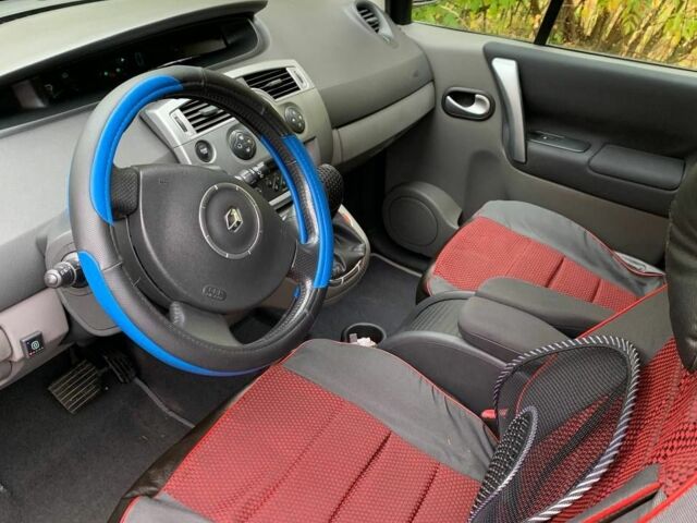 Черный Рено Сценик, объемом двигателя 1.6 л и пробегом 250 тыс. км за 5900 $, фото 4 на Automoto.ua