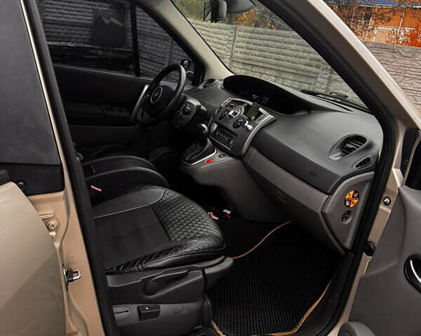 Рено Сценик 2006 в Краматорске на Automoto.ua Коричневый Рено Сценик, объемом двигателя 1.87 л и пробегом 365 тыс. км за 5200 $, фото 7 на Automoto.ua