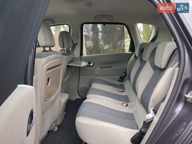 Коричневий Рено Сценік, об'ємом двигуна 1.6 л та пробігом 163 тис. км за 4499 $, фото 15 на Automoto.ua