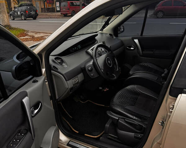 Рено Сценик 2006 в Краматорске на Automoto.ua Коричневый Рено Сценик, объемом двигателя 1.87 л и пробегом 365 тыс. км за 5200 $, фото 10 на Automoto.ua