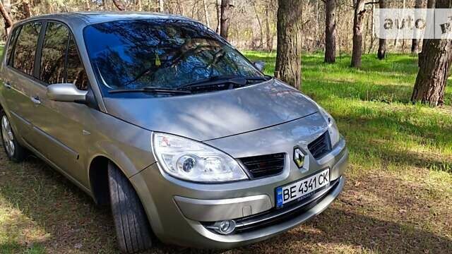 Коричневый Рено Сценик, объемом двигателя 2 л и пробегом 243 тыс. км за 6100 $, фото 3 на Automoto.ua