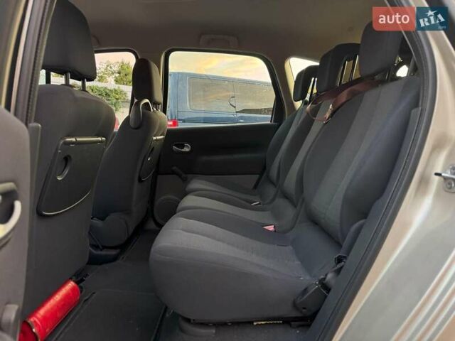 Рено Сценик 2007 в Киеве на Automoto.ua Коричневый Рено Сценик, объемом двигателя 1.9 л и пробегом 202 тыс. км за 5690 $, фото 30 на Automoto.ua