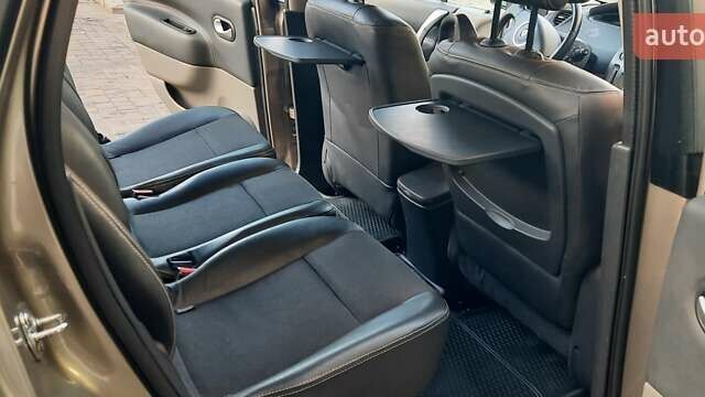 Коричневый Рено Сценик, объемом двигателя 1.6 л и пробегом 187 тыс. км за 7000 $, фото 23 на Automoto.ua