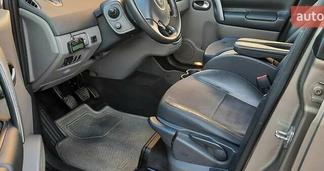 Коричневый Рено Сценик, объемом двигателя 1.6 л и пробегом 187 тыс. км за 7000 $, фото 20 на Automoto.ua