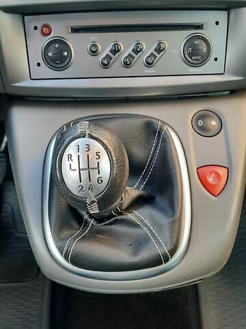 Коричневый Рено Сценик, объемом двигателя 1.6 л и пробегом 187 тыс. км за 7000 $, фото 16 на Automoto.ua