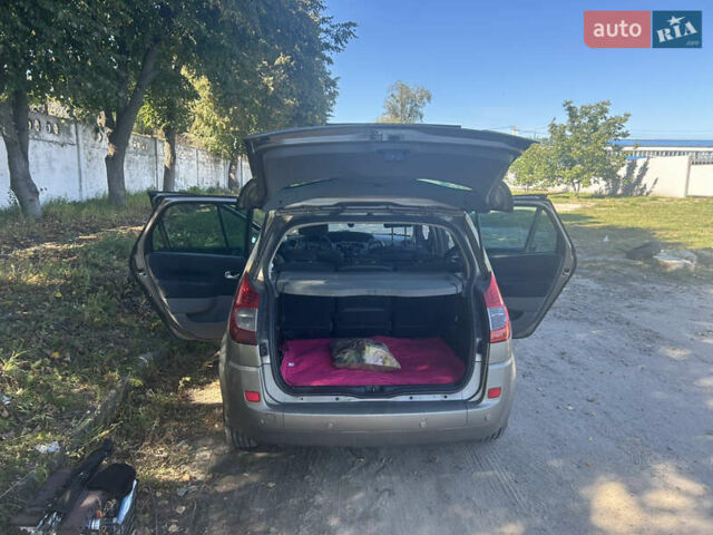 Коричневый Рено Сценик, объемом двигателя 1.6 л и пробегом 300 тыс. км за 5500 $, фото 4 на Automoto.ua