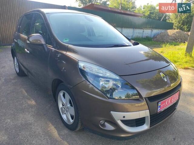 Коричневый Рено Сценик, объемом двигателя 1.6 л и пробегом 223 тыс. км за 7290 $, фото 2 на Automoto.ua