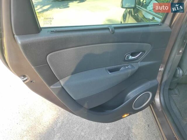 Коричневий Рено Сценік, об'ємом двигуна 1.6 л та пробігом 223 тис. км за 7190 $, фото 11 на Automoto.ua