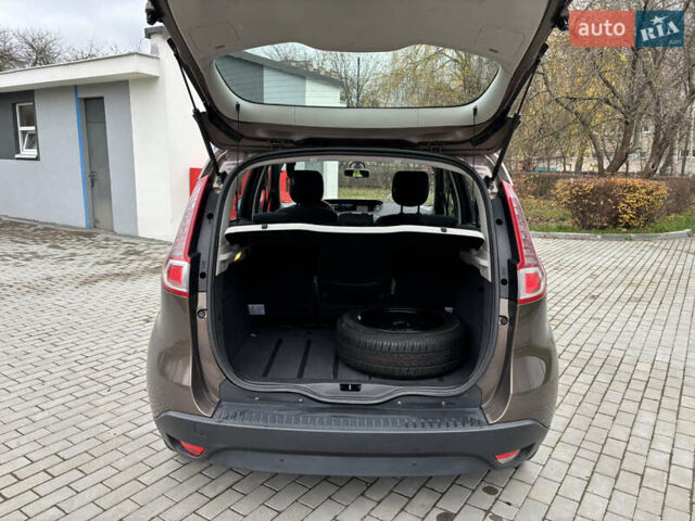 Коричневый Рено Сценик, объемом двигателя 1.6 л и пробегом 186 тыс. км за 7200 $, фото 12 на Automoto.ua