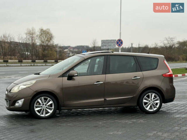 Коричневый Рено Сценик, объемом двигателя 2 л и пробегом 240 тыс. км за 7100 $, фото 6 на Automoto.ua