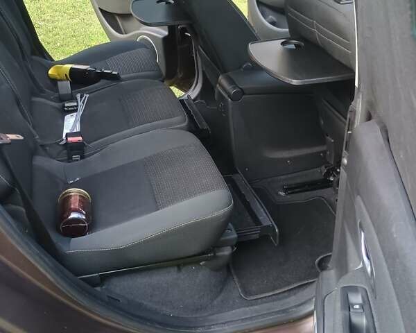 Коричневый Рено Сценик, объемом двигателя 1.4 л и пробегом 209 тыс. км за 6600 $, фото 5 на Automoto.ua