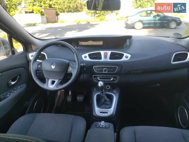 Коричневый Рено Сценик, объемом двигателя 1.6 л и пробегом 223 тыс. км за 7290 $, фото 13 на Automoto.ua