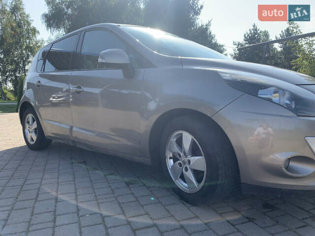 Коричневий Рено Сценік, об'ємом двигуна 2 л та пробігом 230 тис. км за 5999 $, фото 13 на Automoto.ua