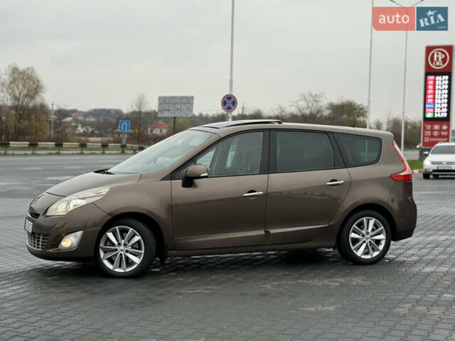 Коричневый Рено Сценик, объемом двигателя 2 л и пробегом 240 тыс. км за 7100 $, фото 12 на Automoto.ua