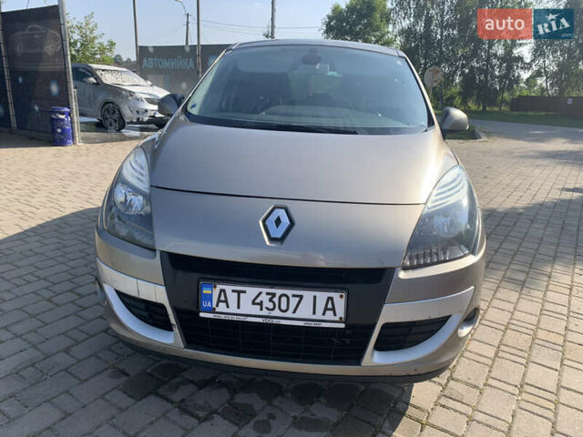 Коричневий Рено Сценік, об'ємом двигуна 2 л та пробігом 230 тис. км за 5999 $, фото 4 на Automoto.ua