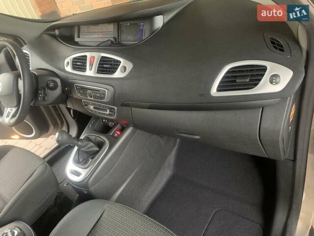 Коричневый Рено Сценик, объемом двигателя 1.4 л и пробегом 147 тыс. км за 6600 $, фото 15 на Automoto.ua