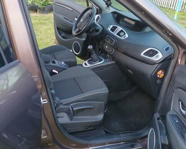 Коричневый Рено Сценик, объемом двигателя 1.4 л и пробегом 209 тыс. км за 6600 $, фото 3 на Automoto.ua