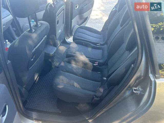 Коричневый Рено Сценик, объемом двигателя 1.6 л и пробегом 300 тыс. км за 5500 $, фото 3 на Automoto.ua