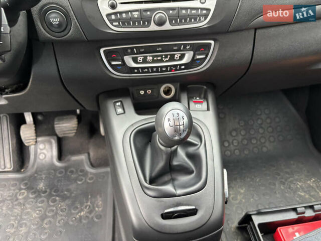 Коричневый Рено Сценик, объемом двигателя 1.6 л и пробегом 186 тыс. км за 7200 $, фото 6 на Automoto.ua