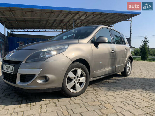 Коричневий Рено Сценік, об'ємом двигуна 2 л та пробігом 230 тис. км за 5999 $, фото 1 на Automoto.ua
