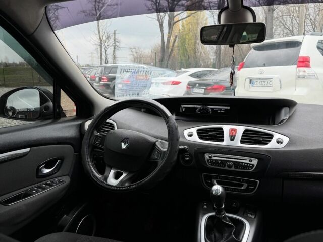 Коричневий Рено Сценік, об'ємом двигуна 0 л та пробігом 200 тис. км за 7000 $, фото 9 на Automoto.ua