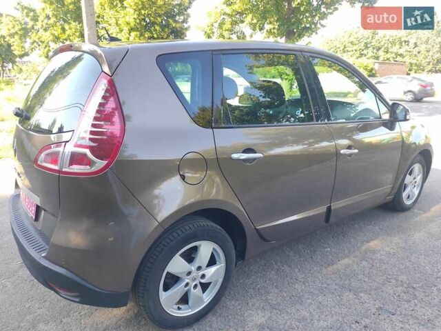 Коричневый Рено Сценик, объемом двигателя 1.6 л и пробегом 223 тыс. км за 7290 $, фото 4 на Automoto.ua