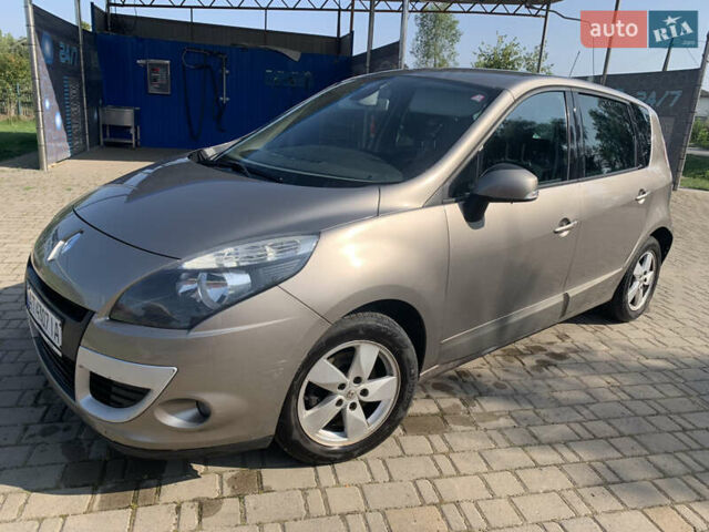 Коричневий Рено Сценік, об'ємом двигуна 2 л та пробігом 230 тис. км за 5999 $, фото 2 на Automoto.ua