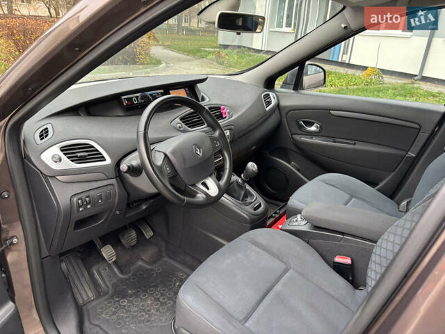 Коричневый Рено Сценик, объемом двигателя 1.6 л и пробегом 186 тыс. км за 7200 $, фото 4 на Automoto.ua