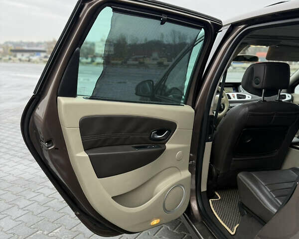 Коричневый Рено Сценик, объемом двигателя 2 л и пробегом 240 тыс. км за 7100 $, фото 21 на Automoto.ua