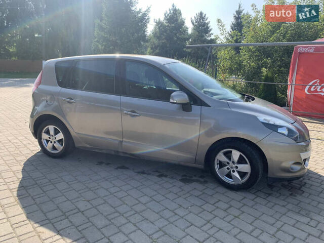 Коричневий Рено Сценік, об'ємом двигуна 2 л та пробігом 230 тис. км за 5999 $, фото 14 на Automoto.ua