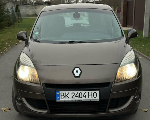Коричневий Рено Сценік, об'ємом двигуна 1.5 л та пробігом 228 тис. км за 5900 $, фото 3 на Automoto.ua