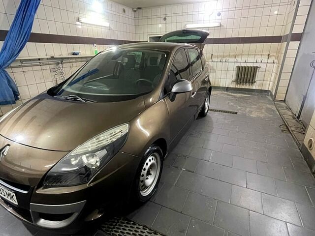 Коричневий Рено Сценік, об'ємом двигуна 1.5 л та пробігом 223 тис. км за 6500 $, фото 1 на Automoto.ua