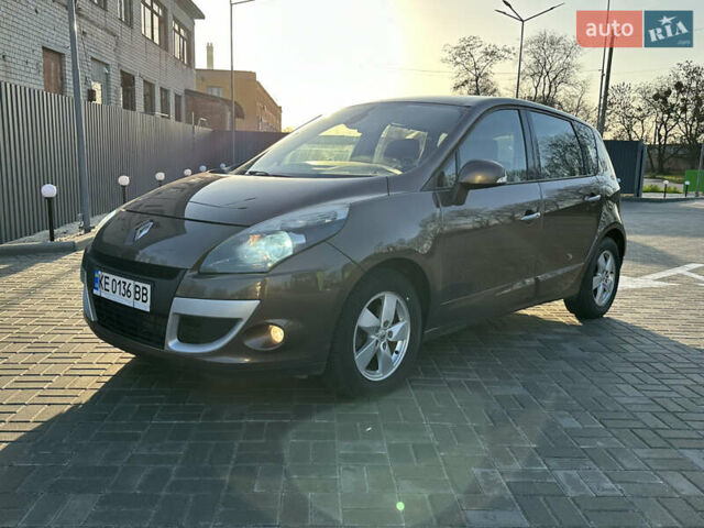 Коричневый Рено Сценик, объемом двигателя 1.5 л и пробегом 160 тыс. км за 3850 $, фото 3 на Automoto.ua