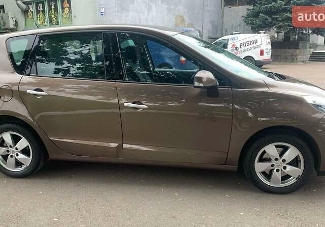 Коричневий Рено Сценік, об'ємом двигуна 1.6 л та пробігом 192 тис. км за 7550 $, фото 4 на Automoto.ua