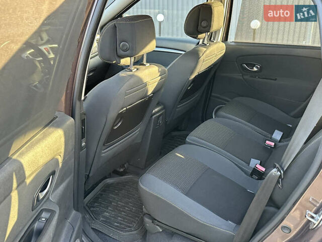 Коричневый Рено Сценик, объемом двигателя 1.5 л и пробегом 160 тыс. км за 3850 $, фото 9 на Automoto.ua