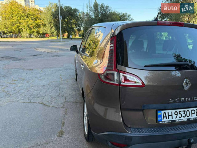 Рено Сценик 2010 в Харькове на Automoto.ua Коричневый Рено Сценик, объемом двигателя 1.5 л и пробегом 280 тыс. км за 7100 $, фото 9 на Automoto.ua