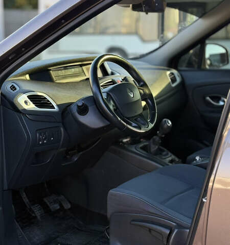 Коричневий Рено Сценік, об'ємом двигуна 1.46 л та пробігом 300 тис. км за 7000 $, фото 8 на Automoto.ua