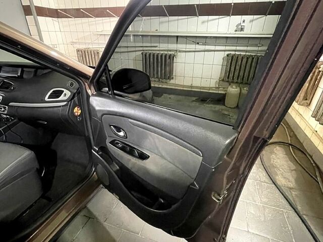 Коричневий Рено Сценік, об'ємом двигуна 1.5 л та пробігом 223 тис. км за 6500 $, фото 9 на Automoto.ua