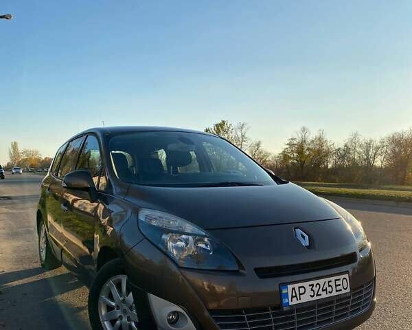 Коричневый Рено Сценик, объемом двигателя 1.4 л и пробегом 202 тыс. км за 7200 $, фото 14 на Automoto.ua