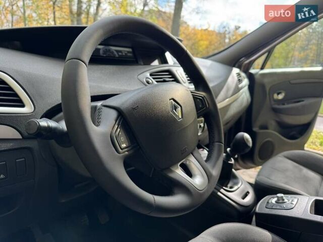 Рено Сценик 2010 в Львове на Automoto.ua Коричневый Рено Сценик, объемом двигателя 1.5 л и пробегом 226 тыс. км за 6500 $, фото 25 на Automoto.ua