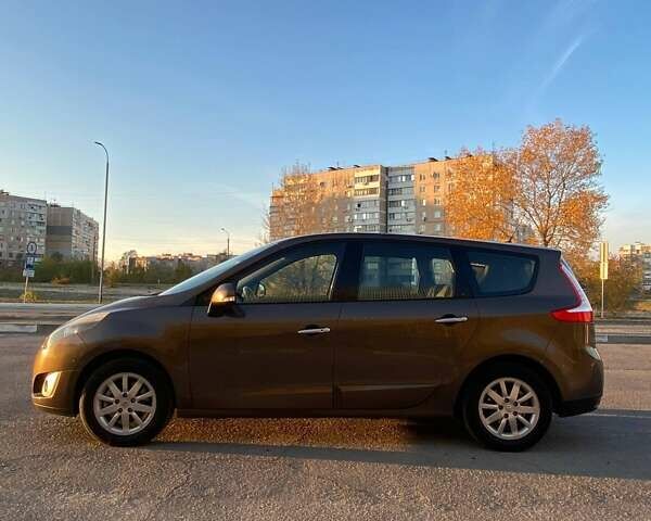 Коричневый Рено Сценик, объемом двигателя 1.4 л и пробегом 202 тыс. км за 7200 $, фото 19 на Automoto.ua